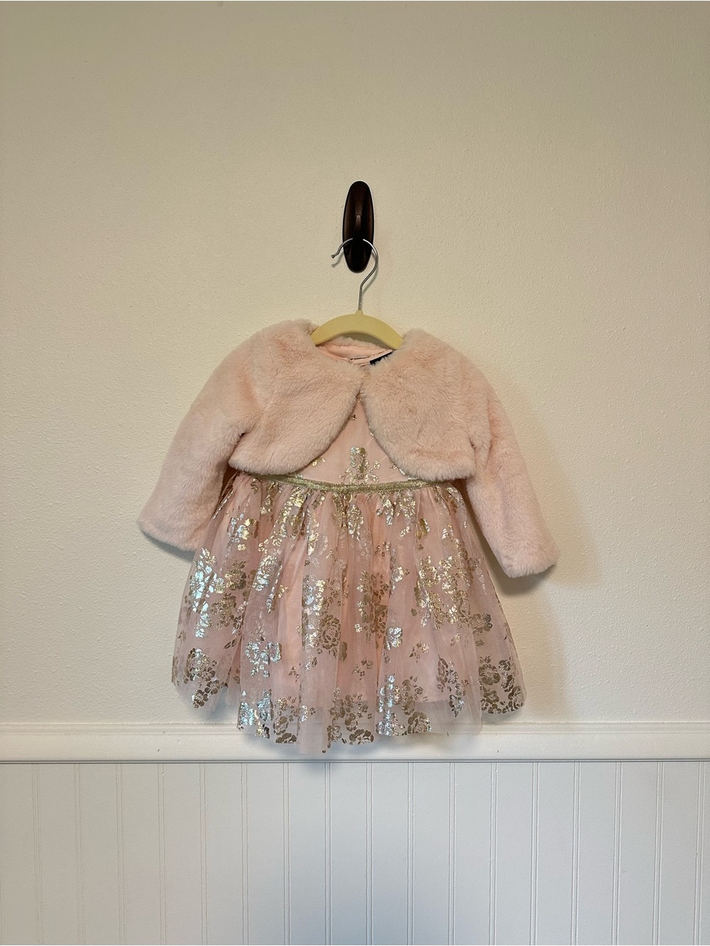 Zunie Baby Girl Pink Gold Foil Floral Dress Faux Fur Shrug Set 12M NWOT